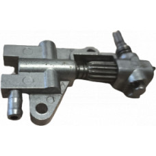 Oil pump for saw